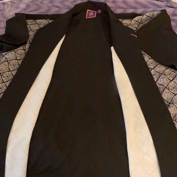 Uniquely designed button up dress shirt - Picture 9 of 9